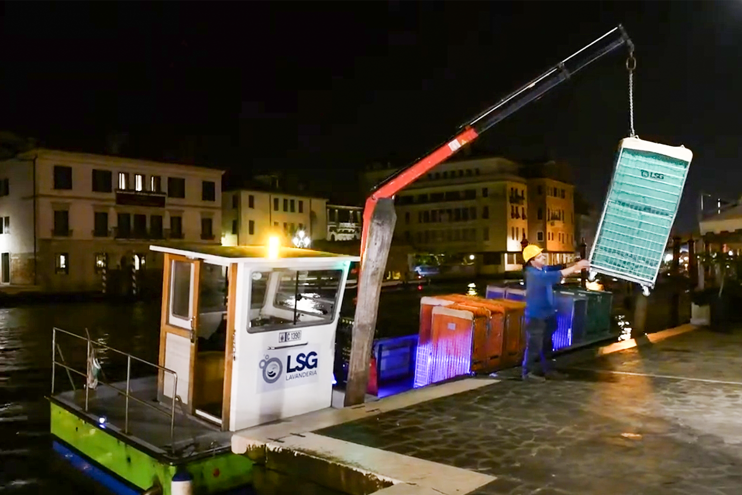 Servizio di ritiro e consegna con mezzi di proprietà - Venezia